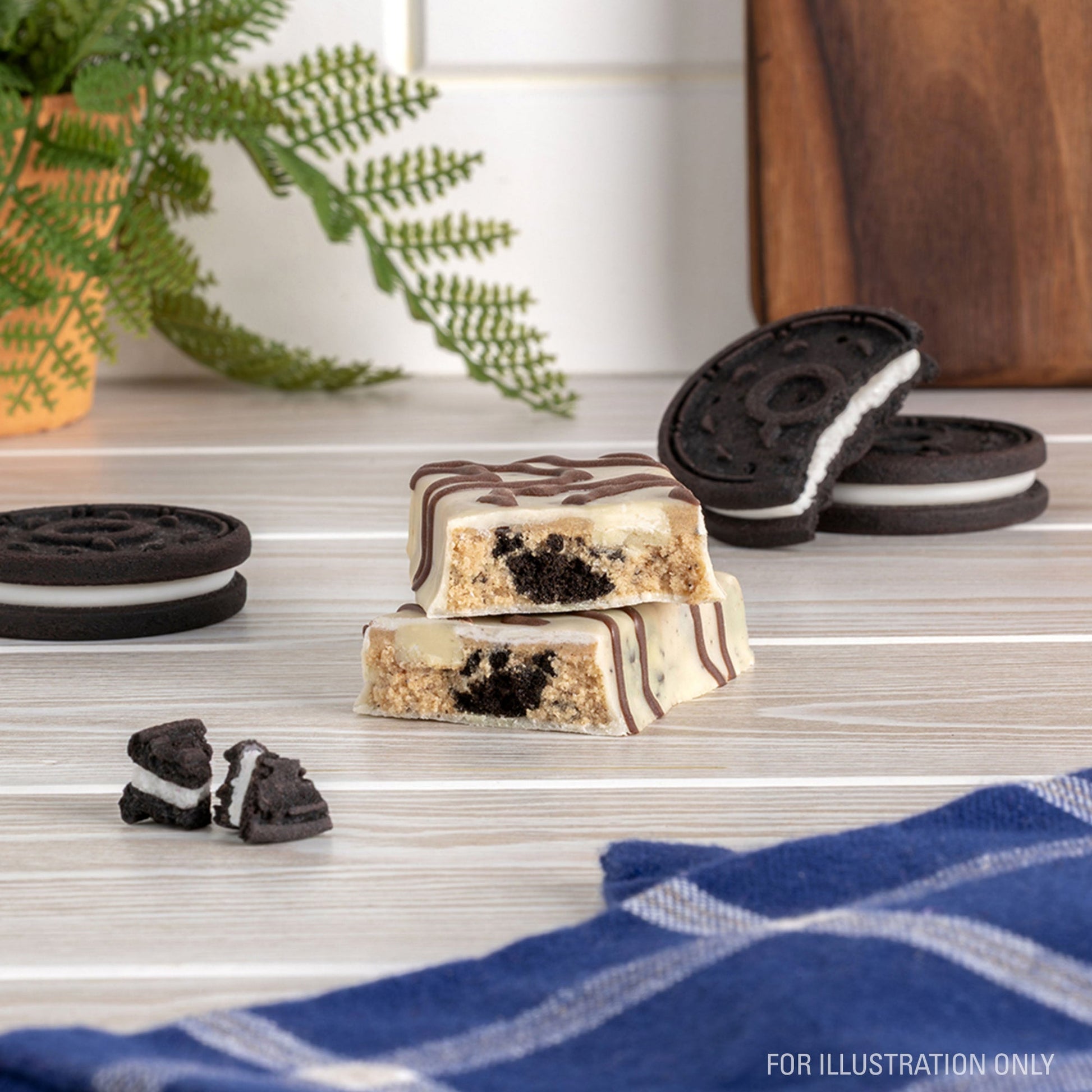 dipped-cookies-and-cream-protein-bars-y0 15807_QN_USA_ProteinBar_CAC_InterimAssetUpdate_Digital-Dipped-ProductCarouselSet_Tabletop1.jpg